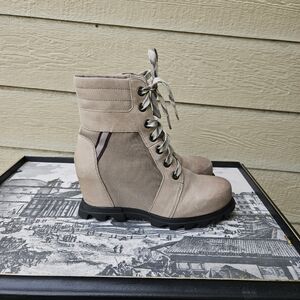 Sorel Joan of Arctic Lexie III wedge boots tan size 8